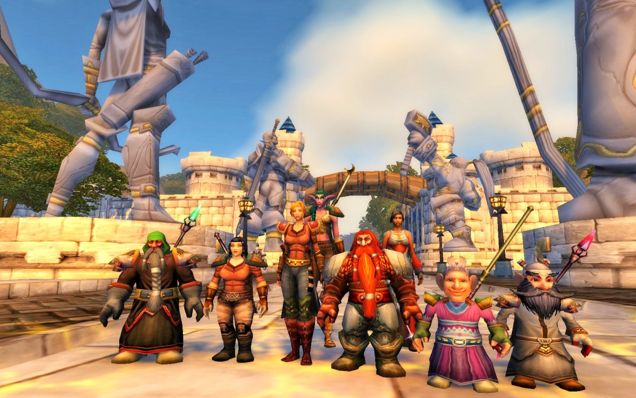 Adventurers gathering near Stormwind